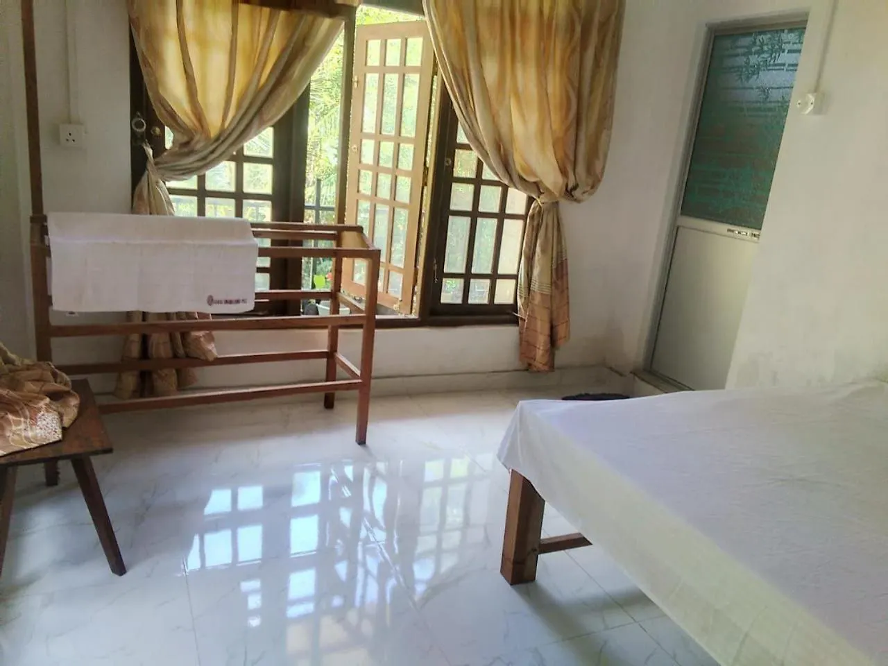 Sun City Family Inn Hatton Guest house